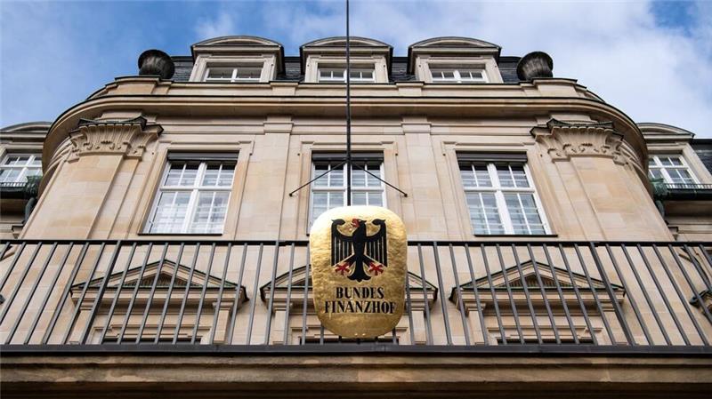 Instandhaltung absetzen? Vermieter müssen Geld erst ausgeben Der Bundesfinanzhof hat die Klage eines Vermieterehepaars abgewiesen, das seine Zahlungen für die Instandhaltung von der Steuer absetzen wollte, noch bevor Reparaturen anfielen.