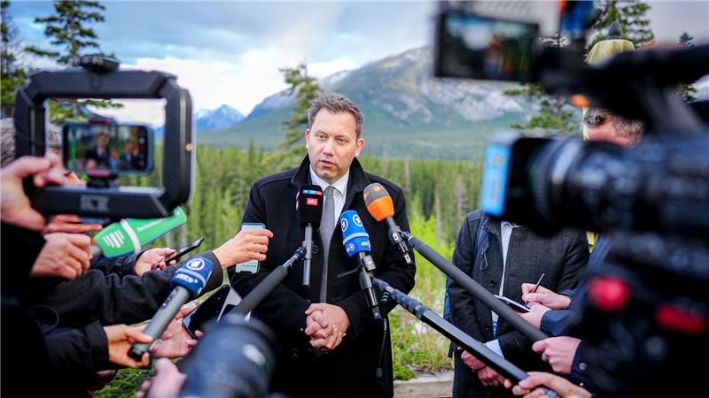 Klingbeil sieht positive Signale im Zollstreit Der Bundesfinanzminister sieht im Konflikt um die Zollpolitik Chancen auf Verständigung mit den USA.