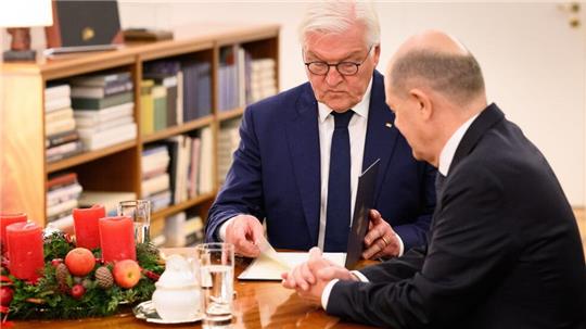 Der Bundespräsident entscheidet über den Wunsch des Kanzlers nach Auflösung des Bundestags.