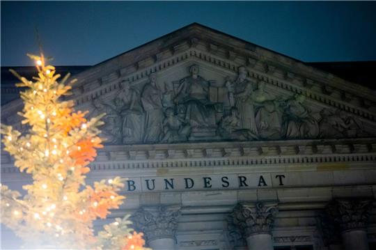 Der Bundesrat gedenkt heute der Opfer des nationalsozialistischen Völkermordes an den Sinti, Roma und Jenischen.