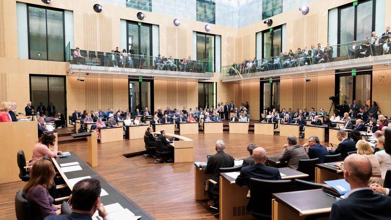 Bundesrat schlägt Organspende-Reform vor Der Bundesrat hat grünes Licht für zahlreiche Gesetze gegeben. Zwei Vorhaben stoppte er jedoch vorerst.