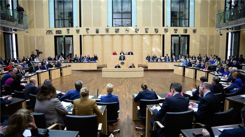 Grundgesetzänderung für Finanzpaket steht Der Bundesrat macht den Weg für das Milliarden-Finanzpaket frei.