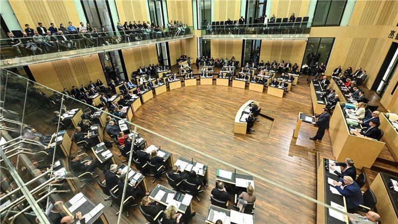Der Bundesrat segnet Gesetze zum Schutz kritischer Infrastruktur und zur Reform des Luftsicherheitsgesetzes ab. (Archivbild)