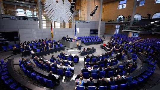 Der Bundestag beschloss das Gesetz. 