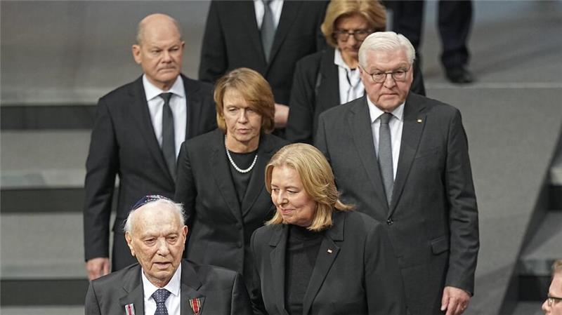 Steinmeier warnt vor Rückfall in „dunkle Zeit“ Der Bundestag gedenkt der Opfer des Nationalsozialismus.