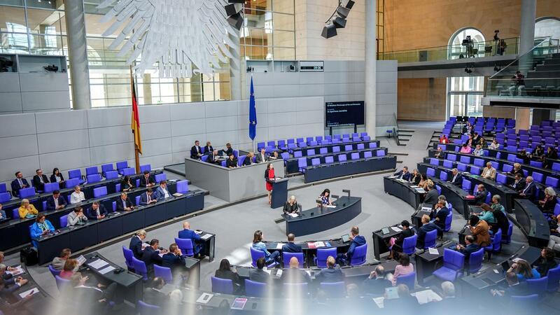 Der Bundestag soll durch die Wahlrechtsreform auf 630 Abgeordnete begrenzt werden.