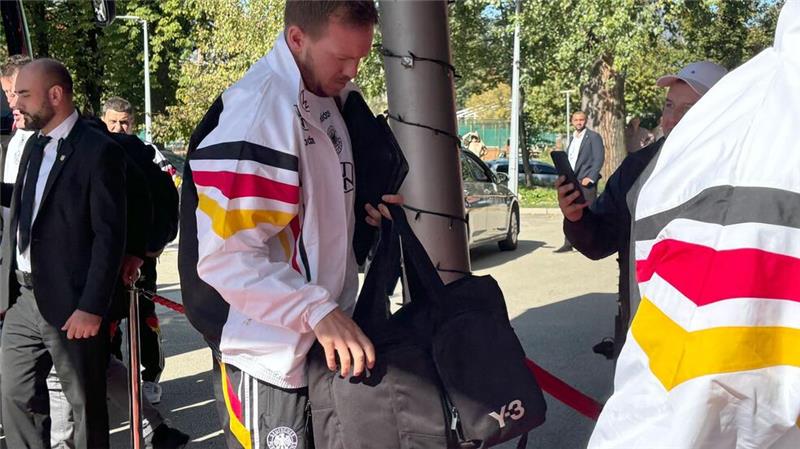 Der Bundestrainer muss gleich mehrere Stammkräfte ersetzen.