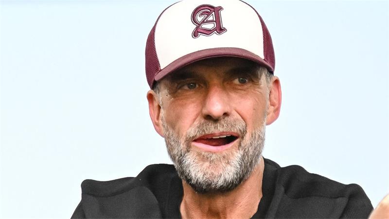 Klopp sieht Schalker Comeback-Niederlage in Augsburg Der Bundestrainer zu Gast im Augsburger Stadion. Hier wird Jürgen Klopp sein Heimdebüt mit der Nationalmannschaft bestreiten.
