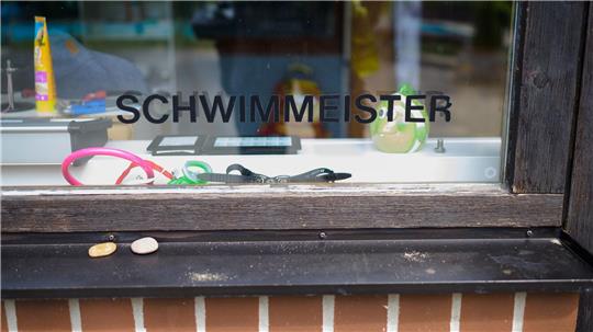 Der Bundesverband Deutscher Schwimmmeister fordert schärfere Regeln für Kinder und Jugendliche, die nicht gut schwimmen können. (Symbolbild)