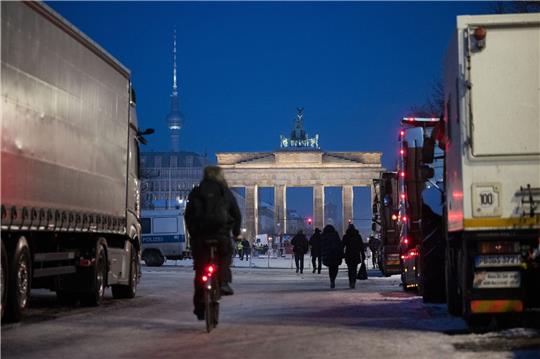 Der Bundesverband Logistik & Verkehr pro (BLV-pro) hat zu einer Sternfahrt des Güterkraftverkehrs nach Berlin aufgerufen.