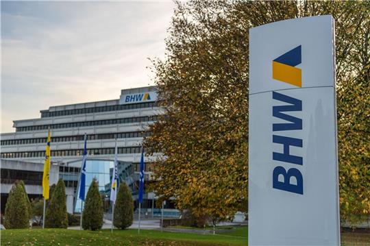 Der Bundesverband der Verbraucherzentralen hat die BHW Bausparkasse verklagt, weil diese ein jährliches Entgelt von 12 Euro berechnet hatte.