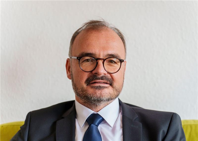 Weißer Ring sieht erheblichen Nachholbedarf beim Opferschutz Der Bundesvorsitzende des Weißen Rings, Patrick Liesching, sieht beim geplanten Schutz von Kindern vor sexuellem Missbrauch erheblichen Handlungsbedarf.