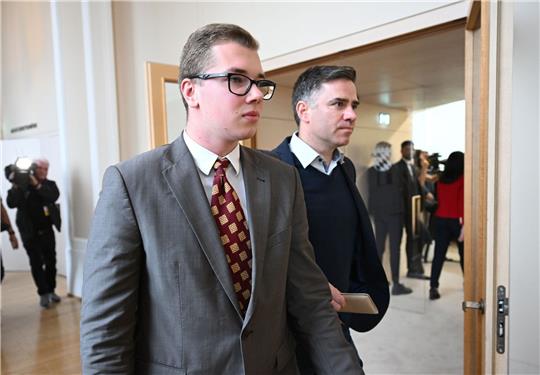Der Bundesvorstand der AfD will sich kommende Woche mit dem Fall des bayrischen Politikers Daniel Halemba befassen.