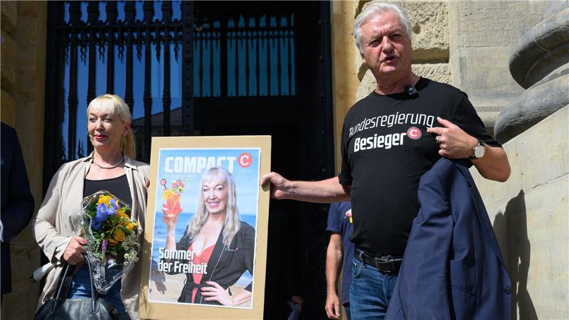 Urteil: Rechtes „Compact“-Magazin darf weiter erscheinen Der Chefredakteur des „Compact“-Magazins nach dem Urteil