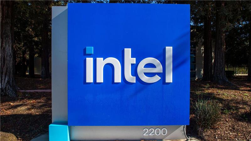 Der Chiphersteller Intel muss sparen. Die Pläne für eine Fabrik bei Magdeburg gibt er auf. (Symbolbild)