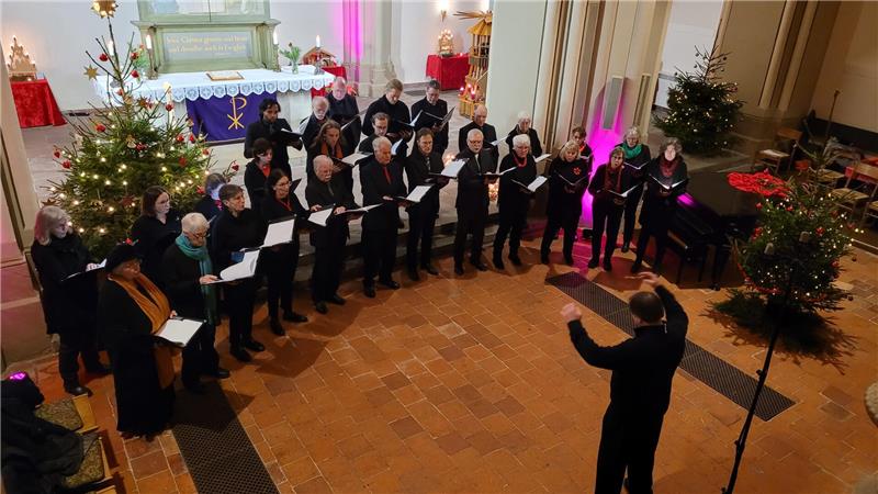 Der Chor der TU Clausthal eröffnet den Adventszauber mit einem Konzert unter Leitung von Klaus Föhl.