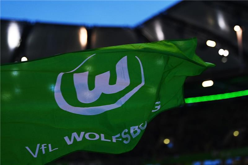Wolfsburg testet doppelt: ein Unentschieden, kein Sieg Der Club hat den Brasilianer Rogerio verpflichtet.