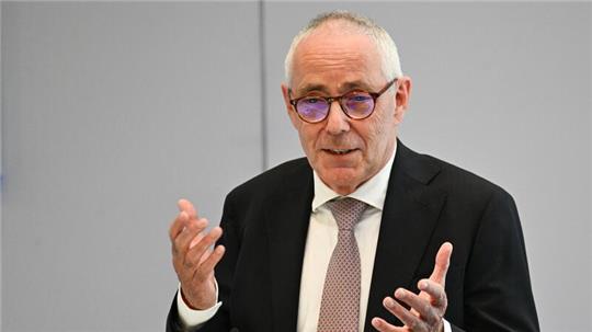 Der DIHK-Präsident Peter Adrian beklagt schlechte Bedingungen für Unternehmensgründerinnen und -gründer in Deutschland.