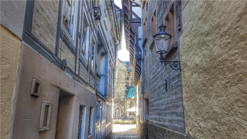 Zwei denkmalgeschützte Häuser in der Goslarer Altstadt.