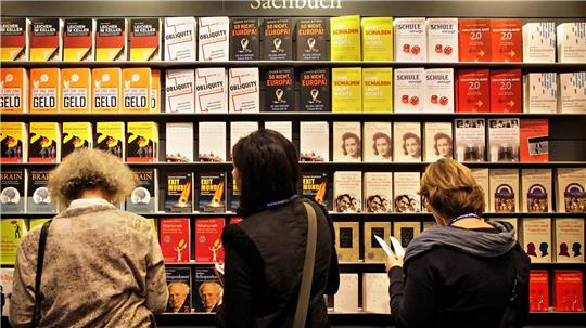 Der Deutsche Sachbuchpreis 2026 wird im Juni in Hamburg vergeben. (Symbolbild)