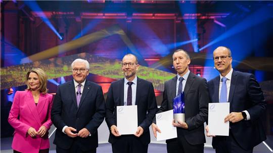 Der Deutsche Zukunftspreis ging in diesem Jahr an das Team „Kraftpaket fürs Klima - Fernverkehr-Lkw mit Wasserstoff elektrisch betreiben.