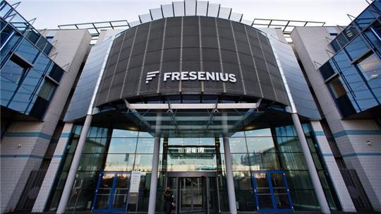 Der Dialysespezialist FMC kommt mit dem Unternehmensumbau voran. 