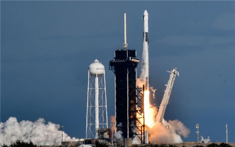 Raumfrachter „Dragon” an ISS angedockt Der «Dragon»-Frachter beim Start.