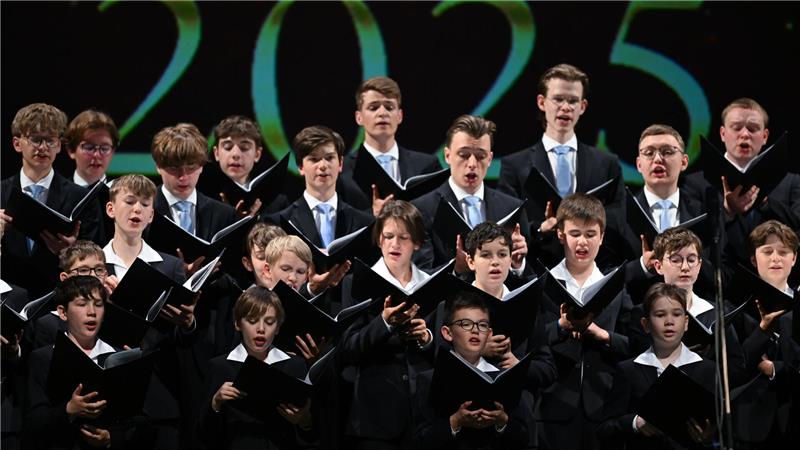 Kulturhauptstadt ade - Was bleibt von Chemnitz 2025? Der Dresdner Kreuzchor singt zur Gala der Europäischen Kulturpreise im Chemnitzer Opernhaus. Dort wurde auch der Chor selbst ausgezeichnet (Archivbild)