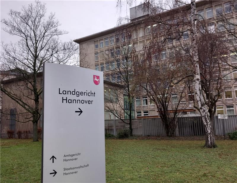 Kokain-Prozess: Ein Angeklagter vor Geständnis Der Drogenprozess vor dem Landgericht in Hannover geht langsam in die entscheidende Phase. Ein Angeklagter könnte an einem der nächsten Verhandlungstage ein Geständnis ablegen. Foto: Neddermeier