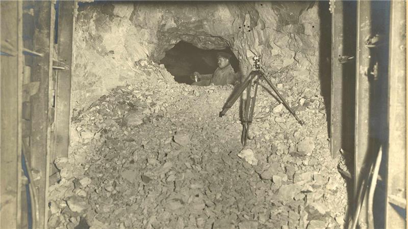 Schroederstollen bei Klein Döhren: Fahrt in die Vergangenheit Der Durchschlag im März 1925 war ein Meilenstein für den Bergbau bei Döhren.