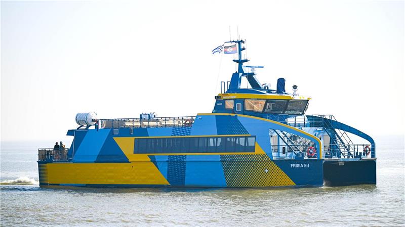 Ahoi! Welche Schiffe jetzt wieder fahren Der E-Katamaran bringt wieder Reisende von und zu der ostfriesischen Insel Norderney. (Archivbild)