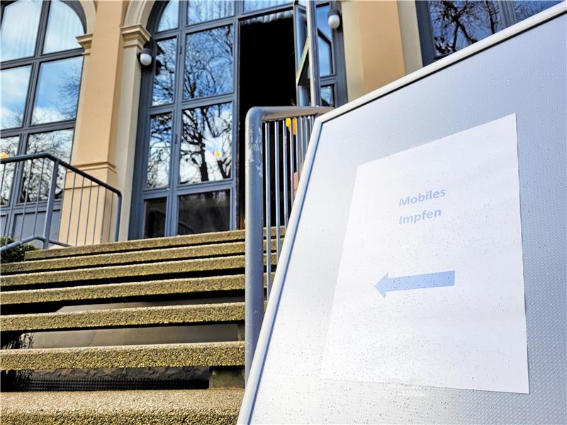 Kaum Nachfrage bei Impfaktion im Bad Harzburger Badepark Der Eingangsbereich in der Wandelhalle bleibt beim Impfangebot am Freitag die meiste Zeit über leer. Foto: Exner