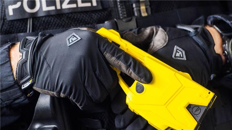 Bundespolizei soll Taser bekommen Der Einsatz der Taser birgt auch Gefahren. (Archivbild)