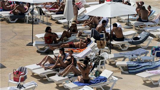 Der Eintritt zum Beiruter Strandclub „Sporting“ kostet in diesem Jahr mindestens 30 Euro. 