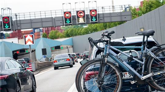 Der Elbtunnel wird am kommenden Wochenende für 55 Stunden voll gesperrt. (Archivbild)