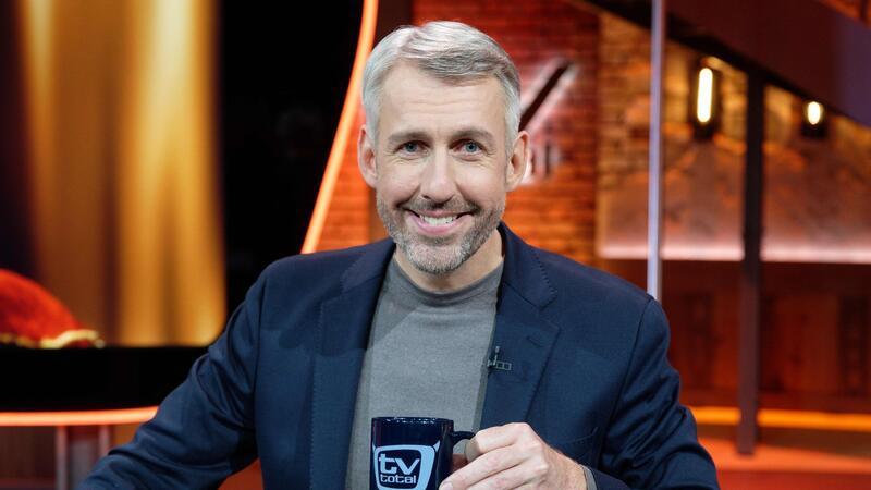 Sebastian Pufpaff präsentiert ein „TV total XXL“ Der Entertainer Sebastian Pufpaff moderiert seit 2021 das Revival der einstigen Kult-Show von und mit Stefan Raab.