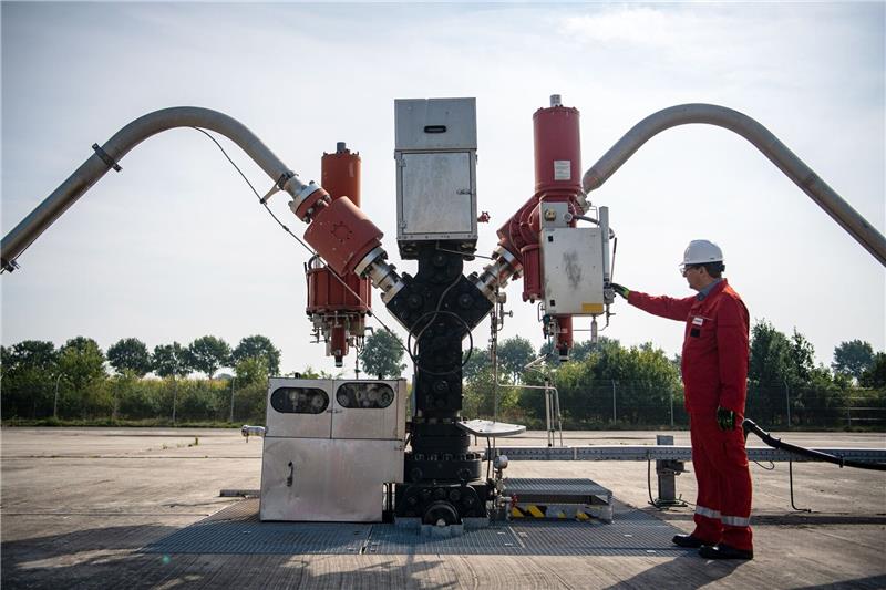 Deutsche Gas- und Ölförderung sinkt weiter Der Erdgas-Föderplatz Goldenstedt in Niedersachsen.