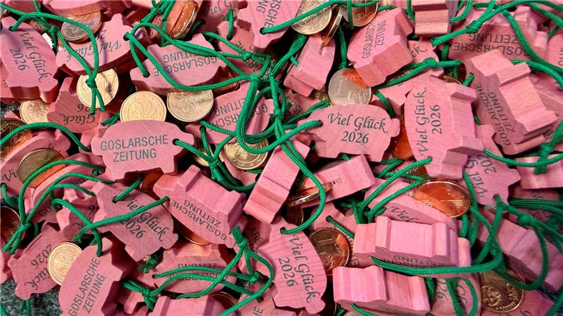 Der Erlös aus dem Glücksschweinchenverkauf fließt wieder guten Zwecken zu.
