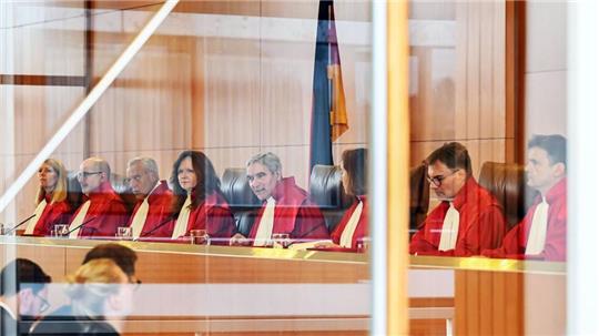 Der Erste Senat hat den Befugnissen der Sicherheitsbehörden neue Grenzen gesetzt.