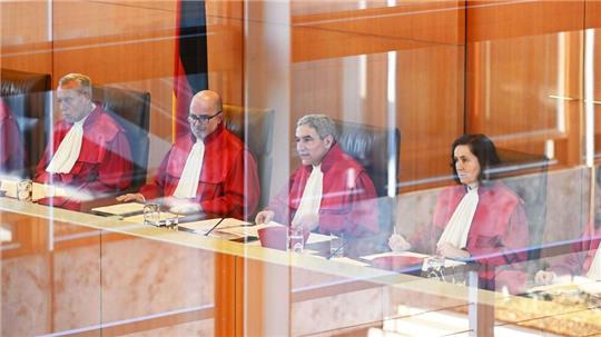 Der Erste Senat lehnte die Beschwerde der DFL im Polizeikostenstreit ab. 