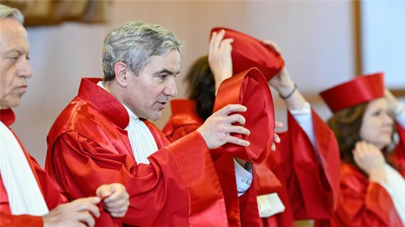 Notsituation: Strom-Übergewinne durften abgeschöpft werden Der Erste Senat nahm die Strompreisbremse unter die Lupe.
