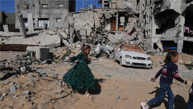 Der Evakuierungsaufruf der israelischen Armee erfolgte während des Eid al-Fitr, einem muslimischen Feiertag, der das Ende des Fastenmonats Ramadan markiert. 