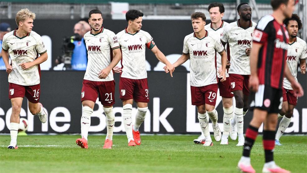 4-1-nach-0-1-augsburg-erobert-in-frankfurt-tabellenf-hrung