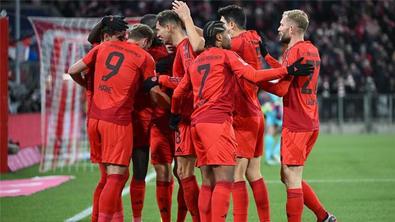 Nach Hoeneß‘ Meister-Ansage: „Müssen seinen Wunsch erfüllen“ Der FC Bayern jubelt in der Bundesliga - nach Ansage von Uli Hoeneß im Sommer auch als Meister.