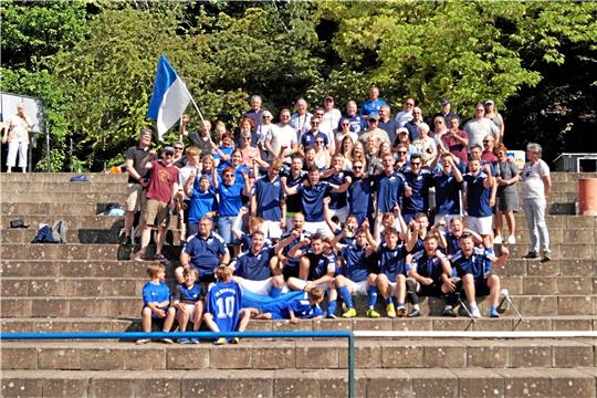 Der FC Othfresen sichert sich in der Staffel 2 der Nordharzliga den ersten Platz und steigt in die Bezirksliga auf. Der Verein setzt vor allem auf Nachwuchsspieler aus den eigenen Reihen und hat damit Erfolg.  Foto: Privat