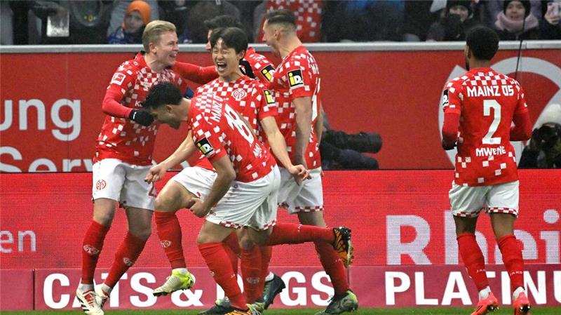 „Komplett verschenkt“: Hoffenheim verschläft Start in Mainz Der FSV Mainz 05 zeigte gegen die TSG 1899 Hoffenheim eine starke Leistung.