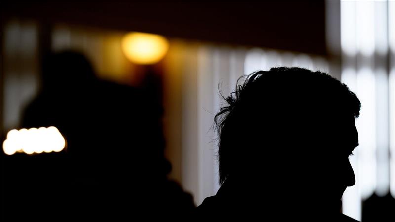 Der Fahrer räumt eine tödliche Fahrlässigkeit ein. 