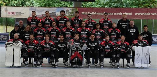 Der Falken-Kader 2026/27. Ville Sivonen und Reko Pohjamo fehlen hier, sie stoßen später zum Team dazu.
