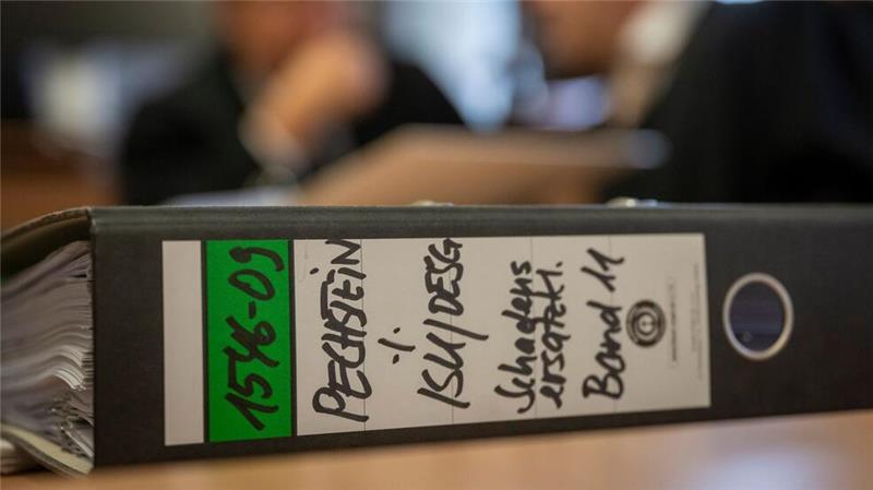 Pechsteins Justiz-Marathon geht weiter - Vergleich möglich Der Fall füllt mehrere Aktenbände.
