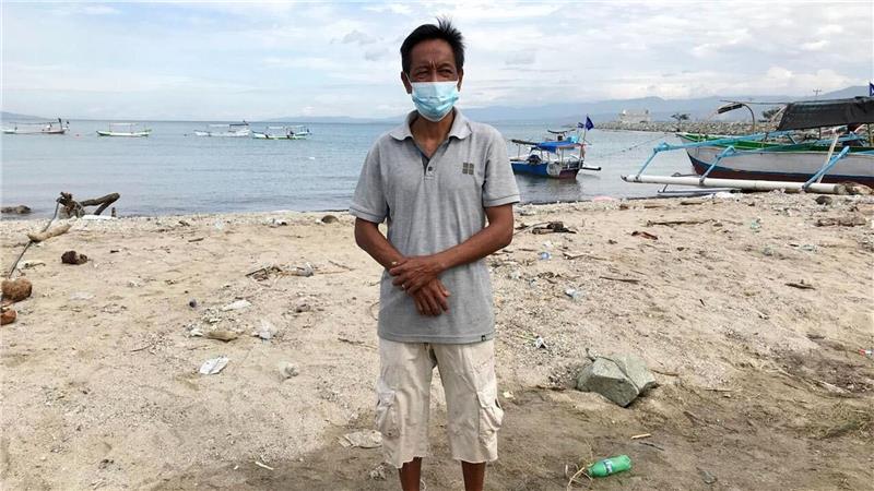 Krokodil gegen Mensch in Indonesien Der Fischer Jamal hat vor vier Jahren einen Krokodilangriff nur knapp überlebt.